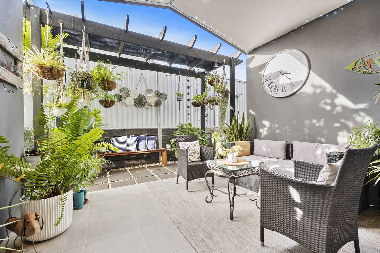 Light, Space and a Private Alfresco Retreat
