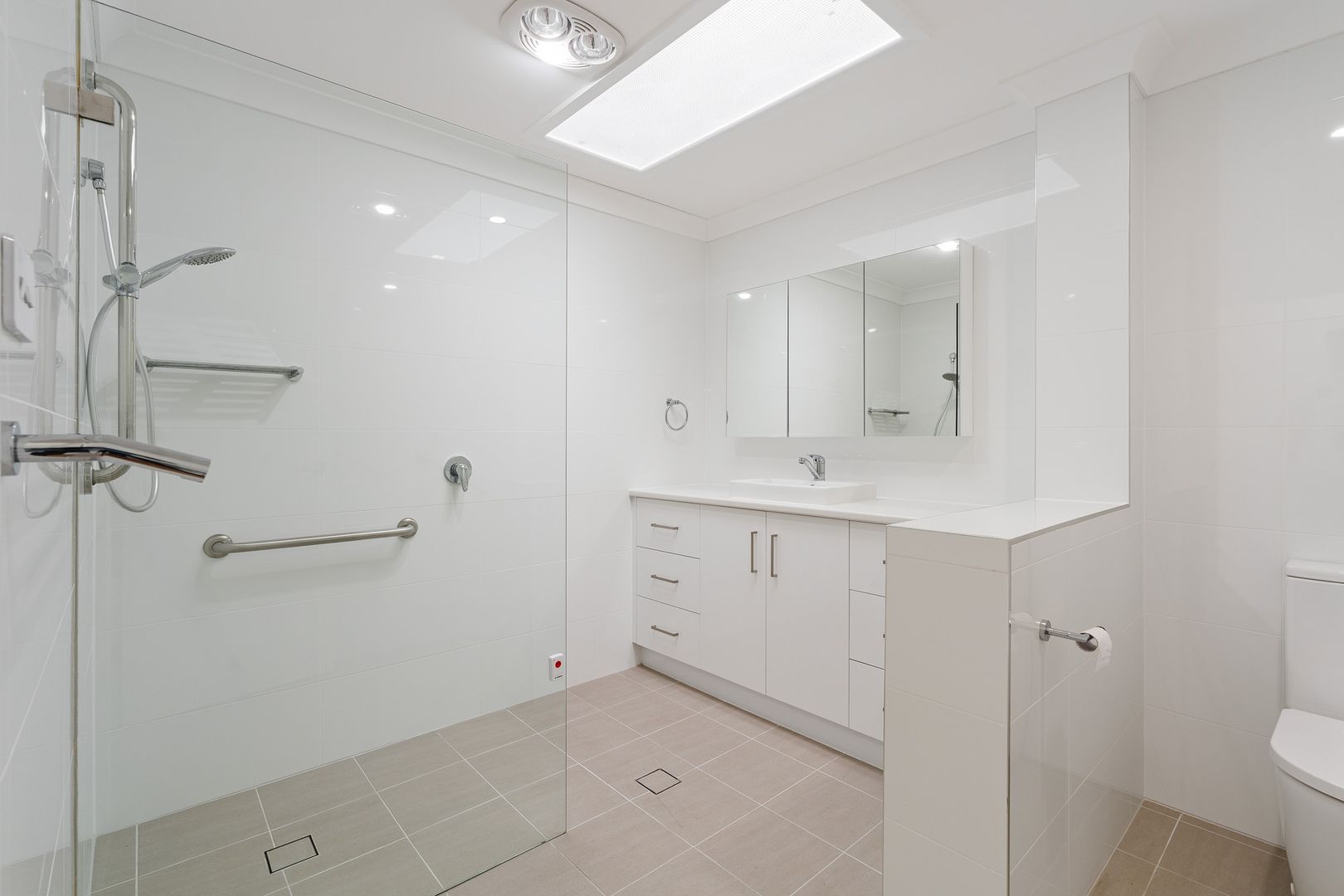 Two-Bedroom Unit Overlooking the Pool - Unit 39