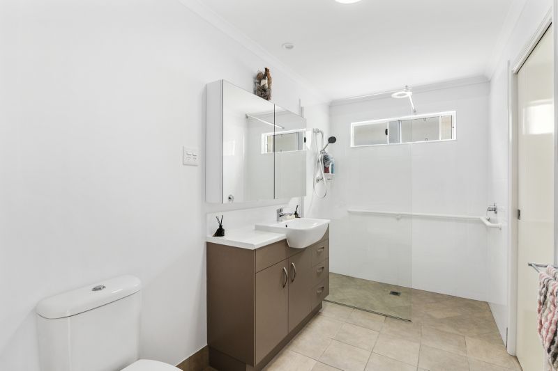 Modern Comfort - Spacious Two Bedroom Home with Study