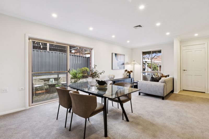 Newly refurbished 2-bedroom plus study villa