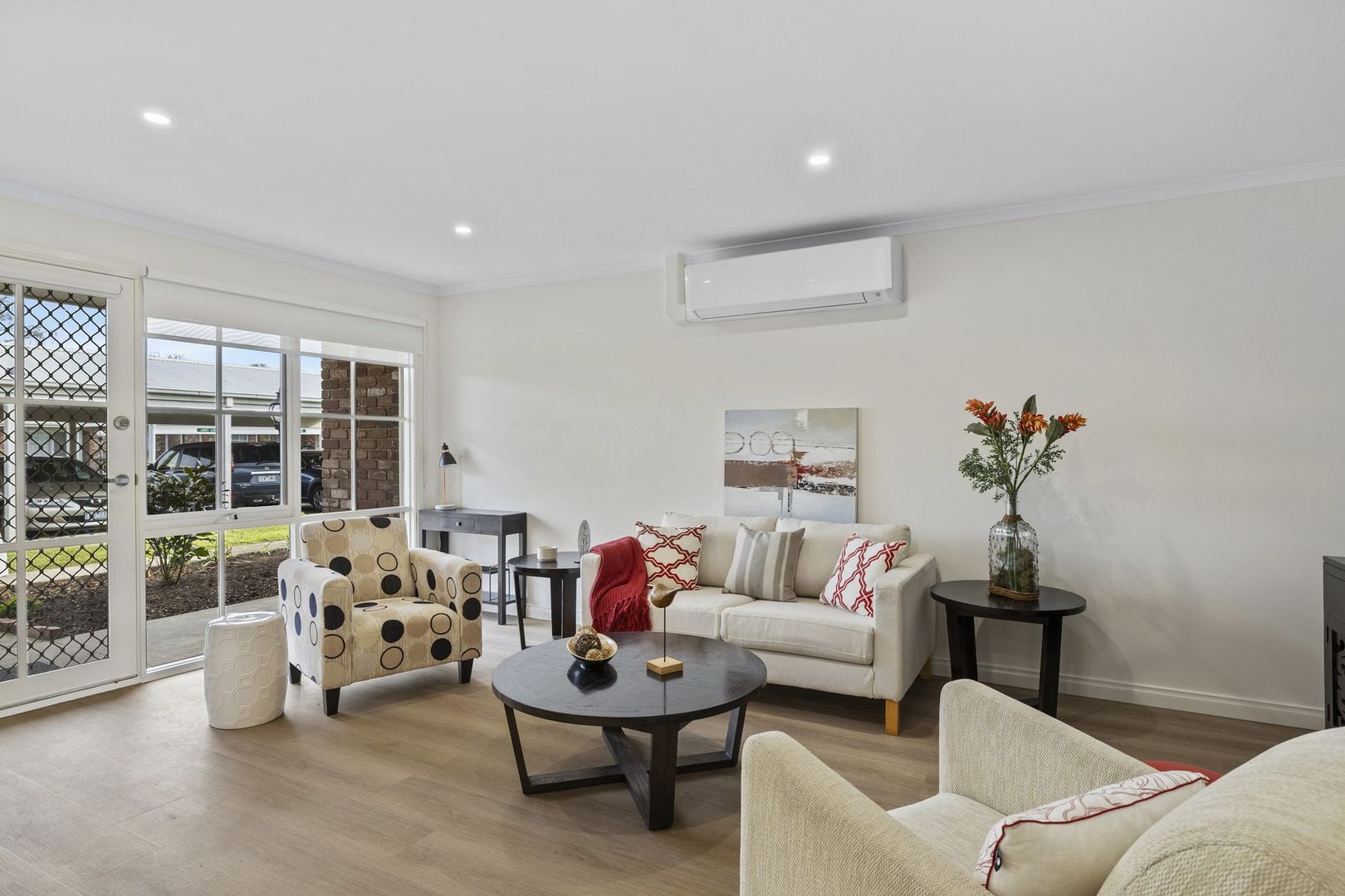 Totally upgraded Unit with Garden Outlook