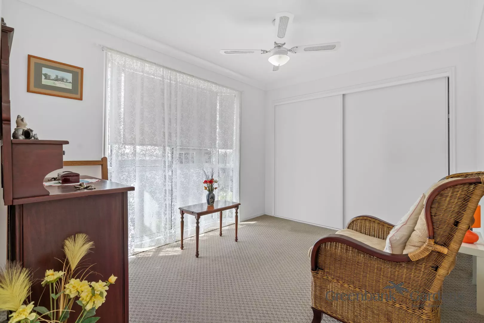 3-bedroom Home with bushland views - GREENBANK GARDENS