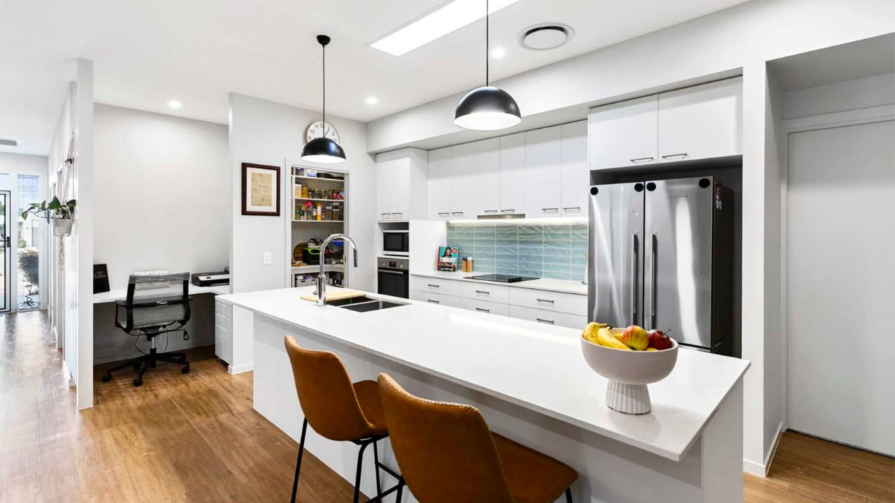 Home 171: Robson