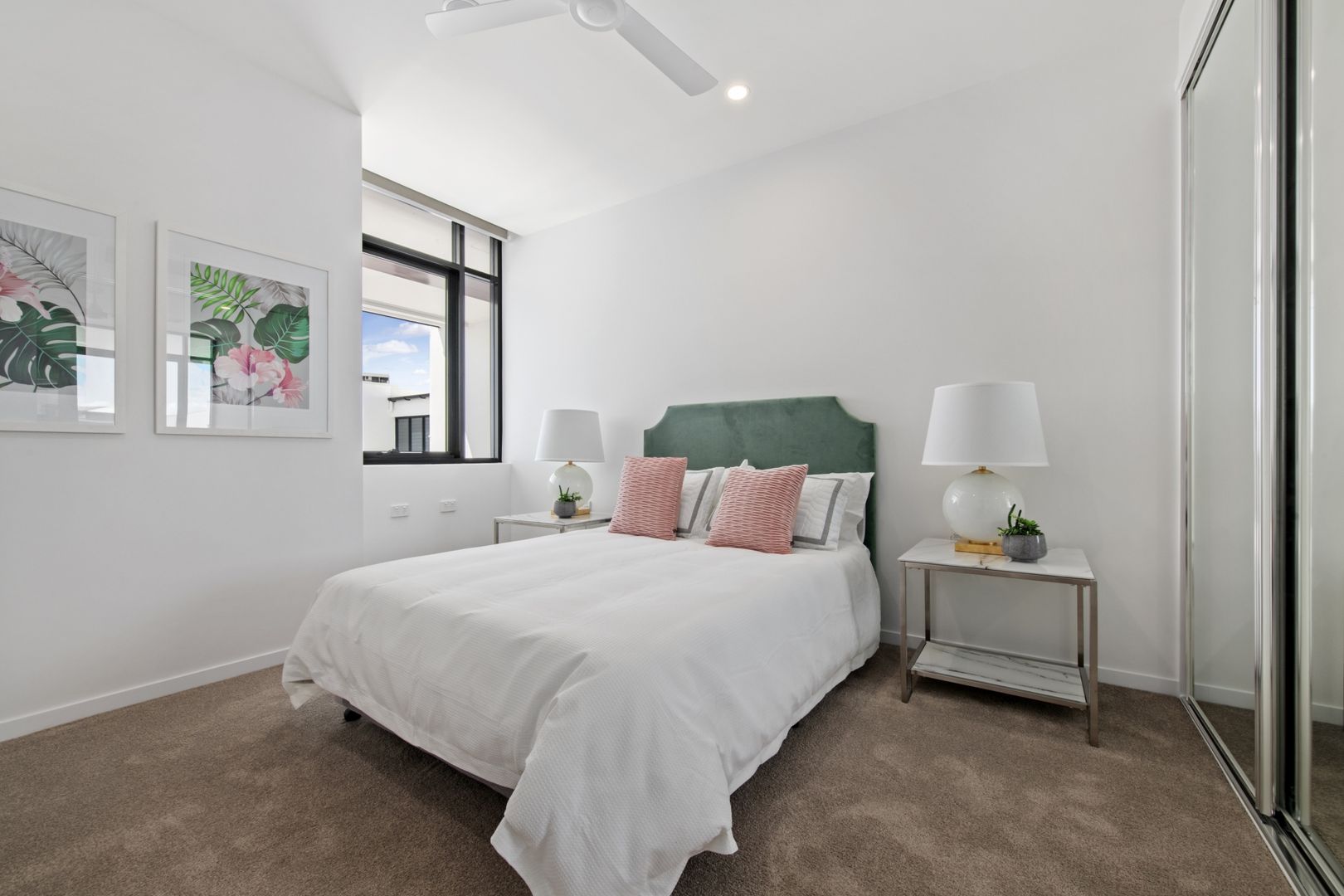 Luxury Top-Floor Living in Central Maroochydore