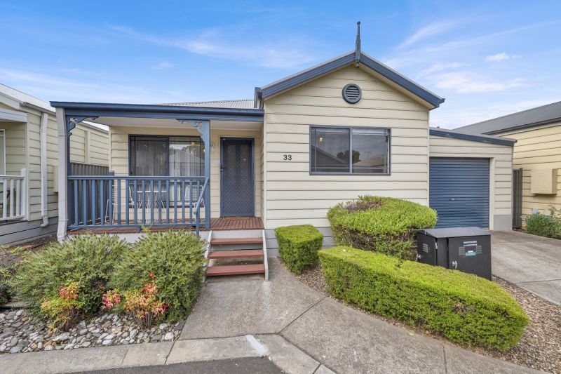 Lifestyle Communities Brookfield - Superb location, short stroll from the Clubhouse