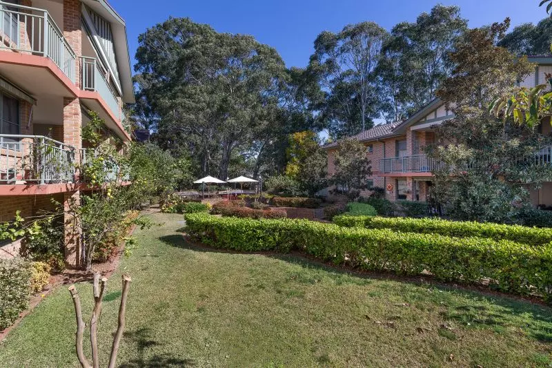 Retirement bliss! North-facing, fully renovated unit