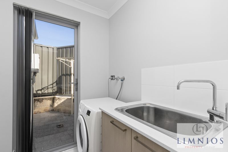 Street Front Stunner !