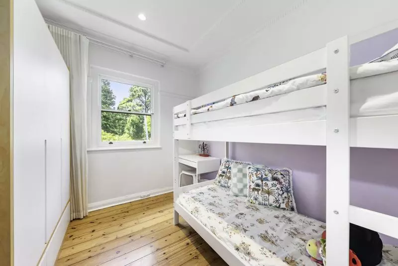 Enviable private position in a quiet but convenient street