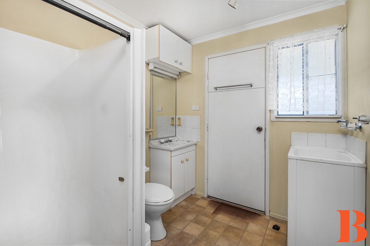 Gardenside Home - Walk to Community Centre and Pool - Minutes walk to shopping