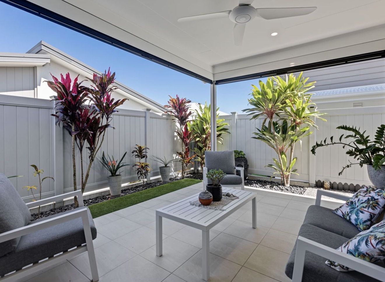 Palm Lake Caloundra Cay - Home 196 "Manaboa Design"