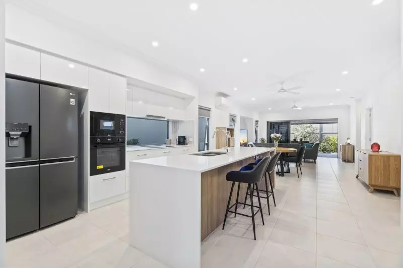 Site 365 - Established Berwick H6