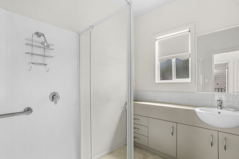 Charming Two Bedroom Cottage in Quiet Location