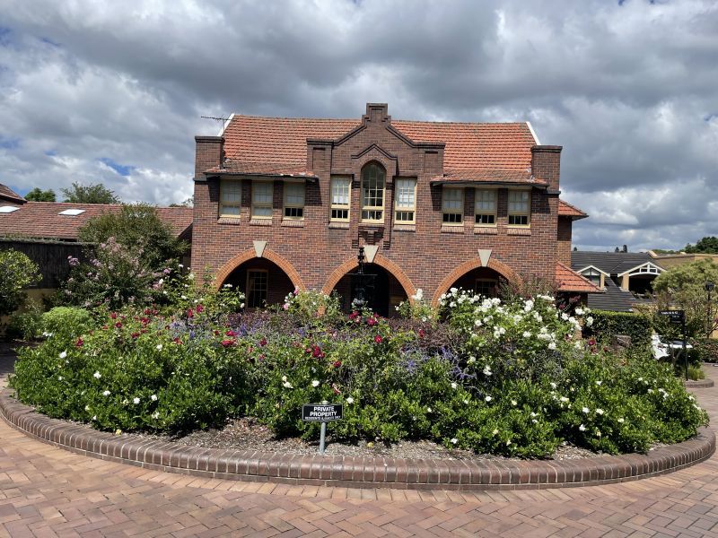 Fully refurbished stunning apartment. Ready to move into!