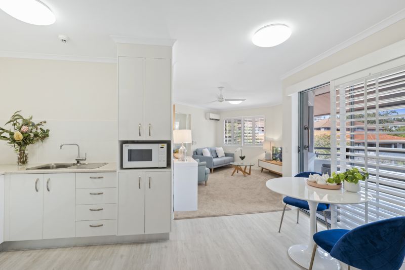 Superbly spacious apartment with garden views