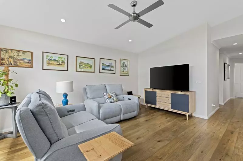 Spacious Modern Home with Entertainer’s Deck