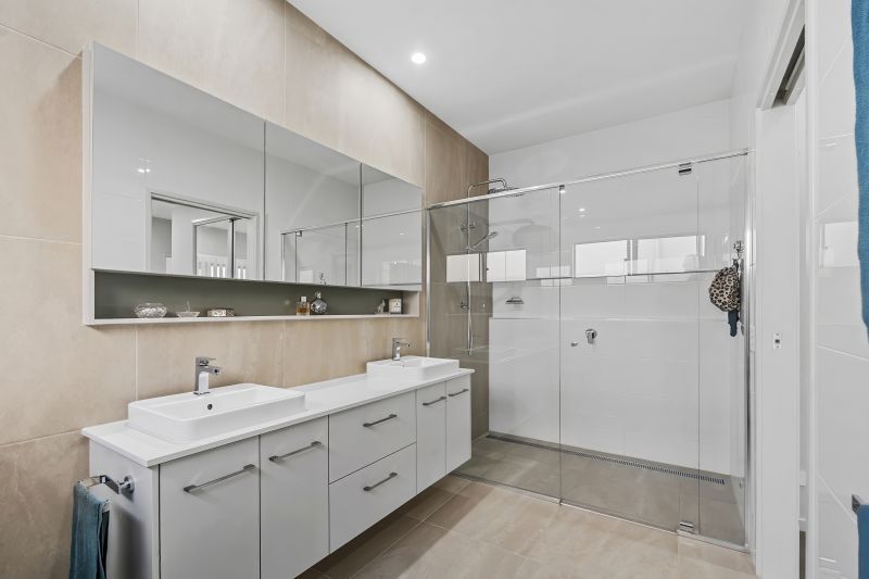 Site 134 - established Torquay