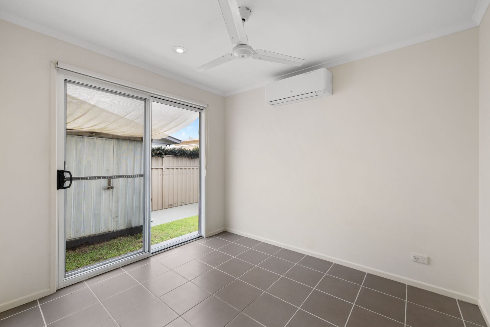 Two bedroom plus study Bottlebrush design home in Palm Lake Resort Eagleby