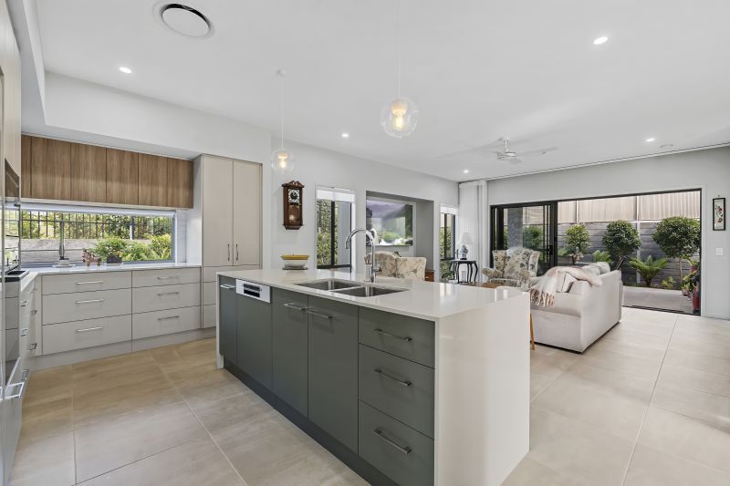 Site 134 - established Torquay