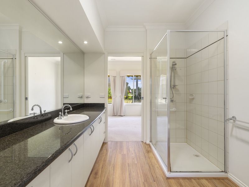 Stylish Home, Tranquil Setting