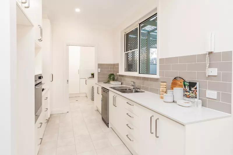 Live in style and prestige by the sea!