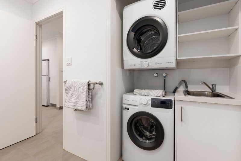 Cozy one-bedroom with exclusive courtyard access