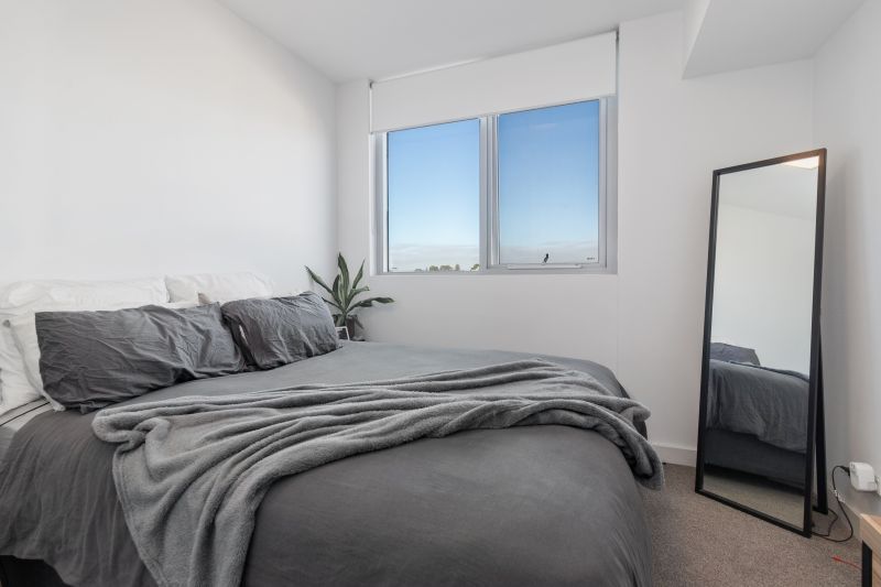 Stunning Views and Urban Lifestyle!!