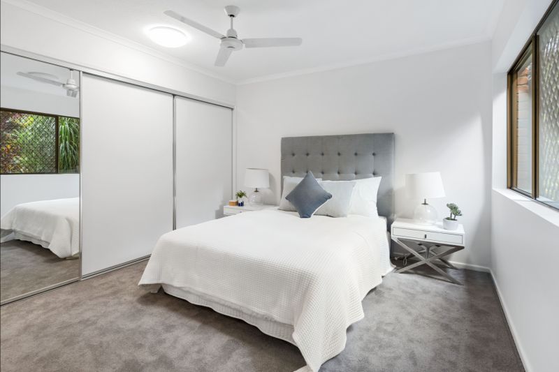 Serene top-floor one-bedroom apartment