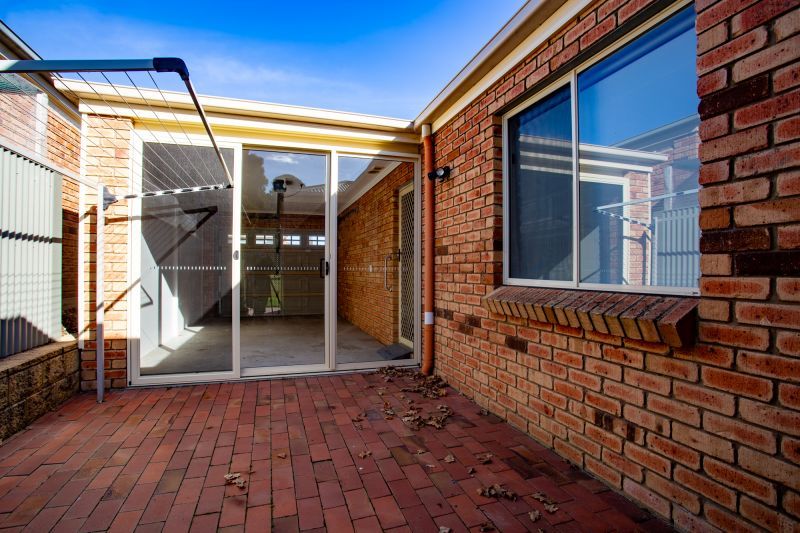 Spacious villa with golf course views