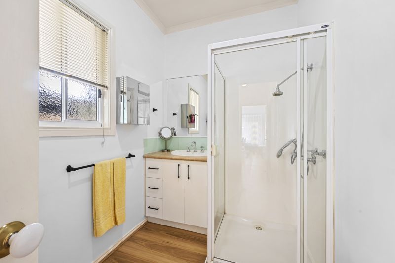 Charming Corner Cottage