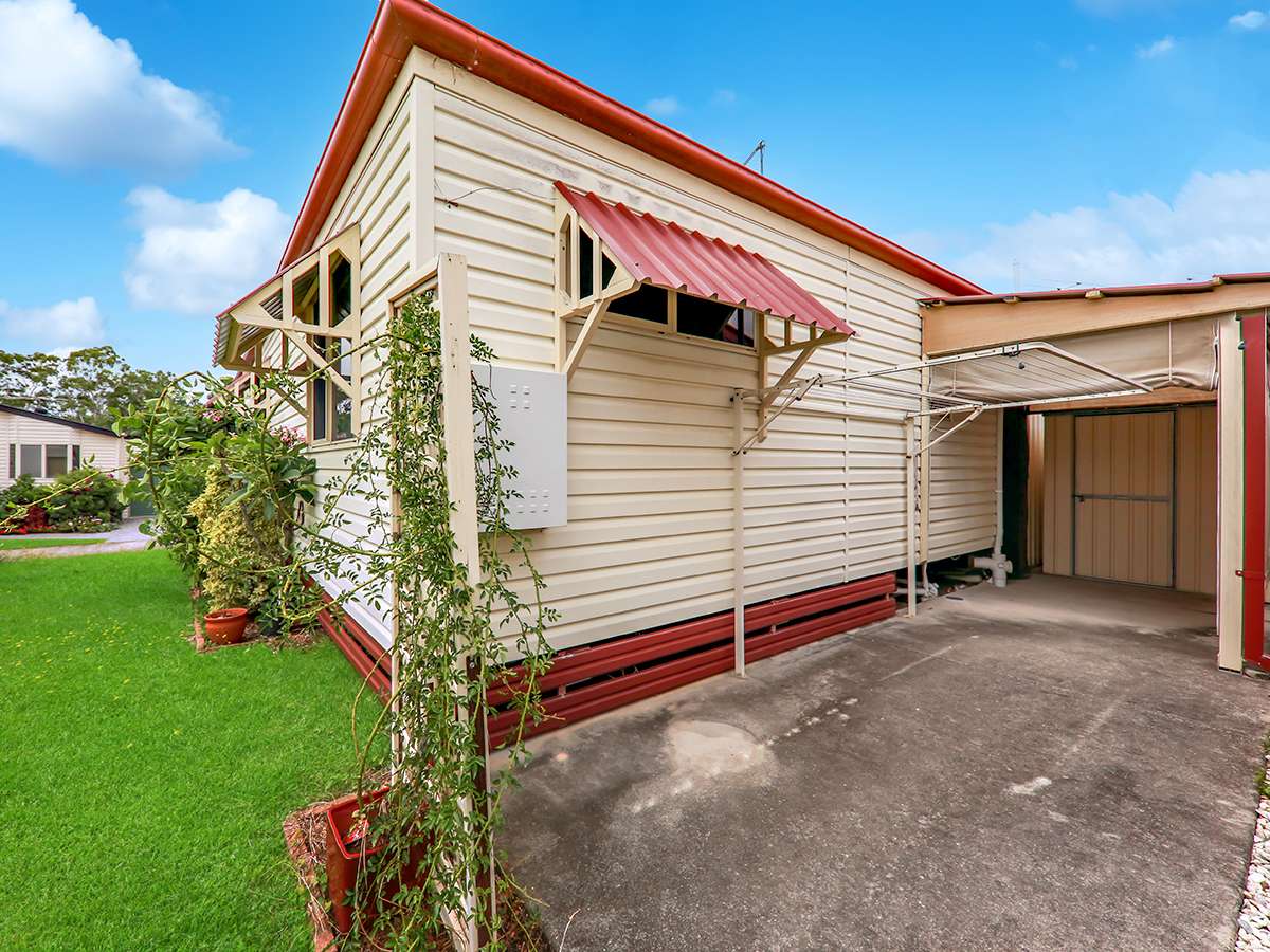 2 Bedroom Villa - Garage - Outdoor Alfresco Area - Move In Ready!