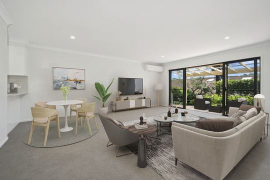 Bright Villa with Private Courtyard