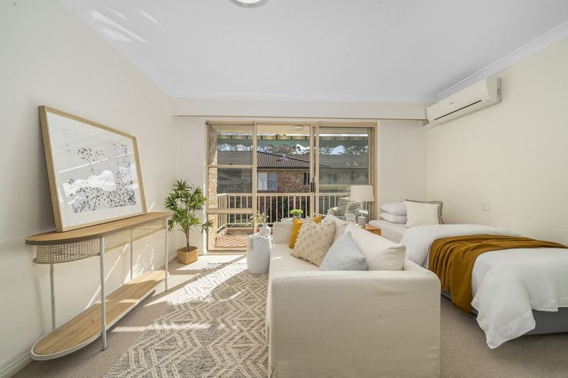 Light and bright apartment with services