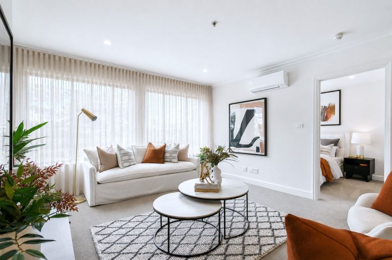 Large two-bedroom apartment on the third floor