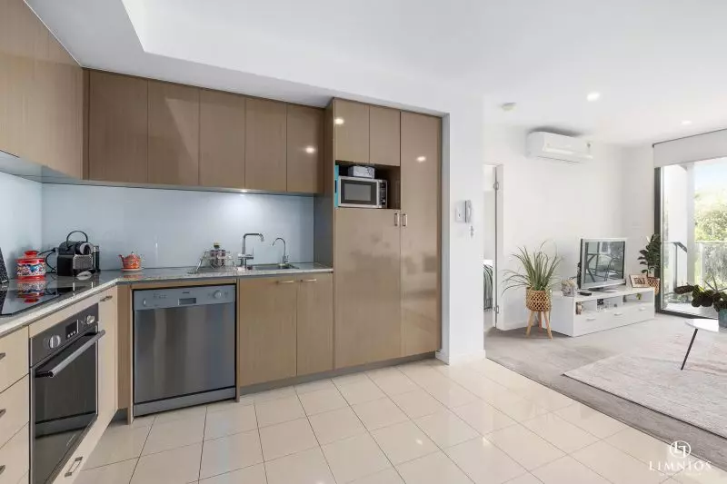 Exquisite Modern Living, Impressive with Great View!