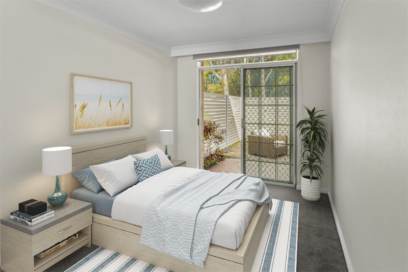 Newly renovated ground floor unit with easy access, large rear courtyard, close to the clubhouse.