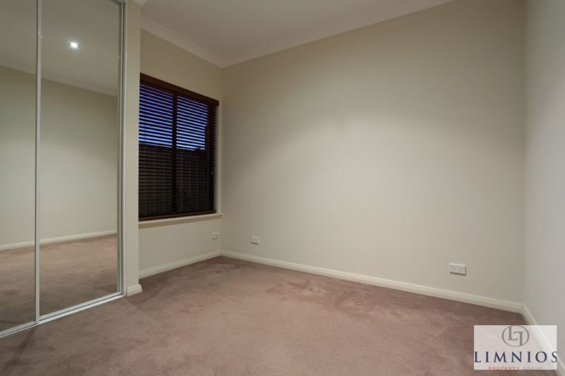 Spacious End Villa