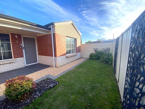 15 Plympton Mews, modern, 2 bedroom villa within a friendly community