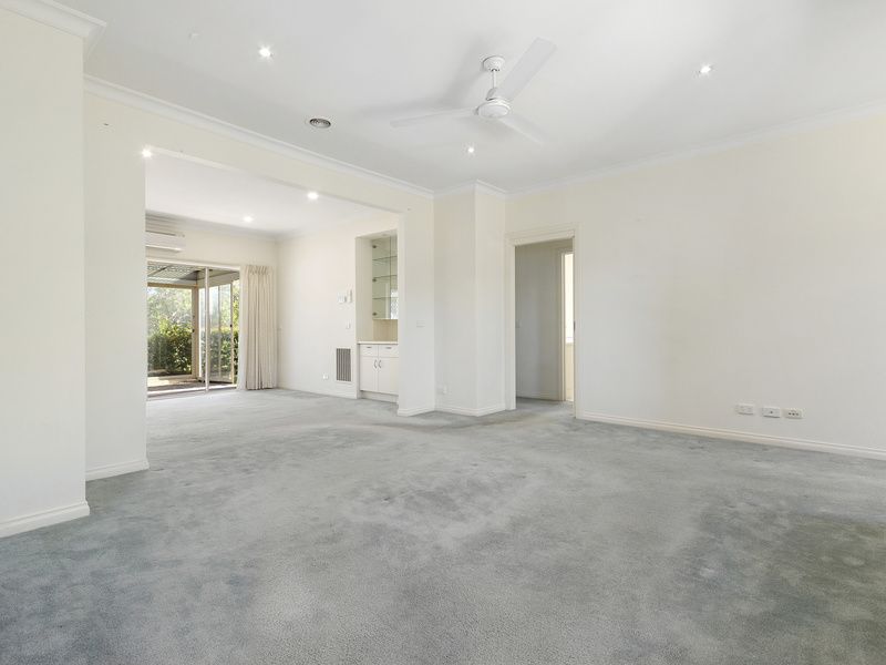 Lakefront Living and Golf Course Views