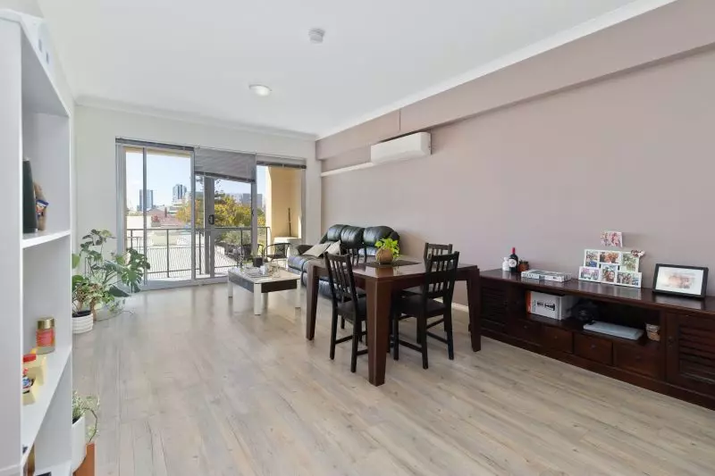 Central Living & Resort Style!