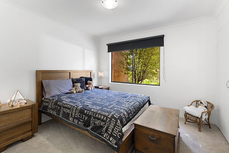 Beautifully presented two bedroom unit nestled in the centre of the village with large rear courtyard.