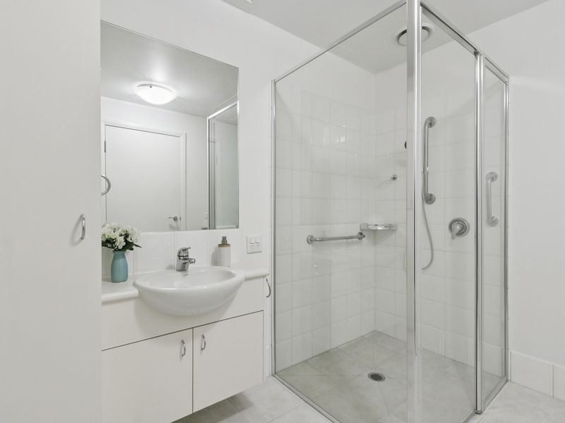 Private First Floor Apartment with Lovely Garden Views