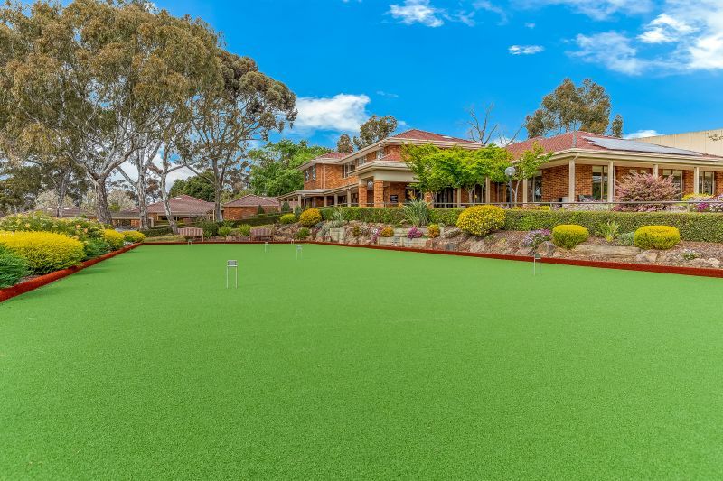 Spacious fully renovated 2 bedroom villa - adjacent to amenities