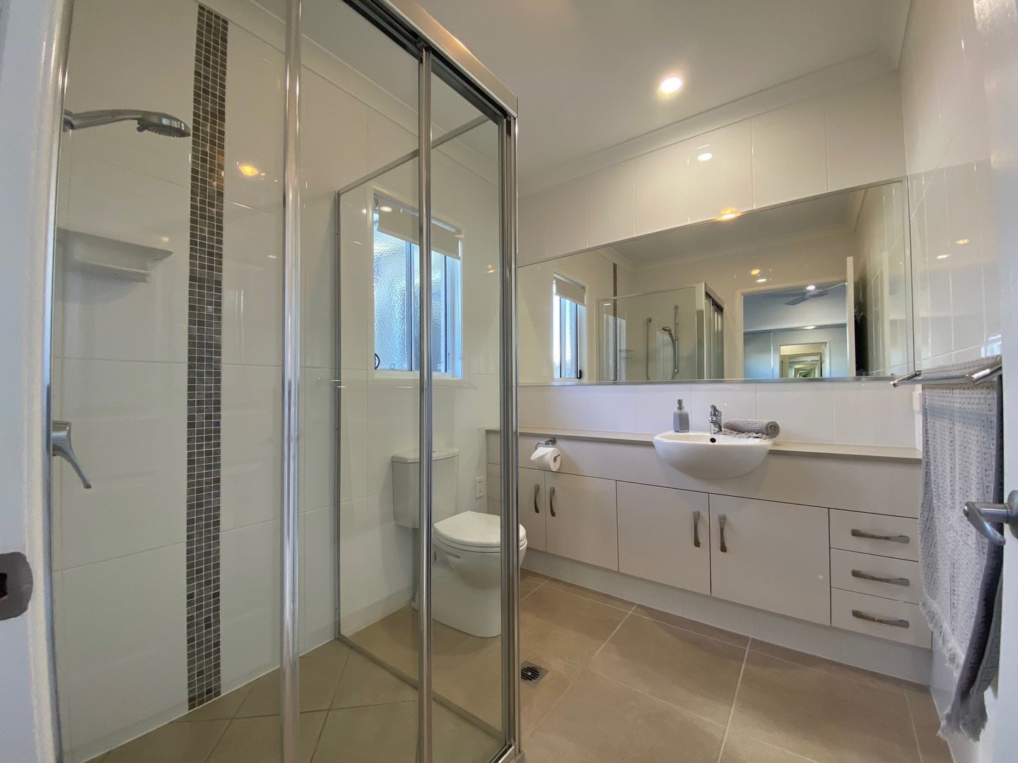 Style & Comfort - Welcome to Home 171