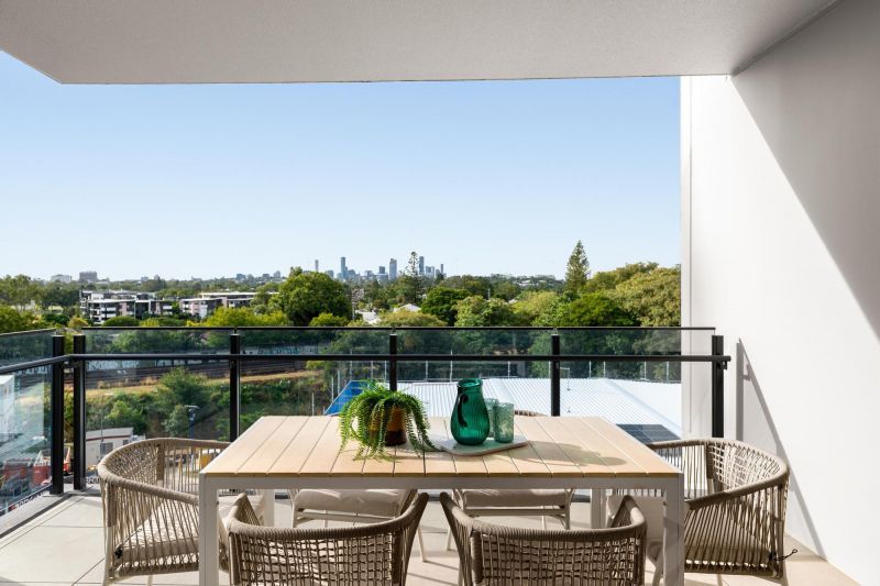 A city‑view sanctuary with room to live
