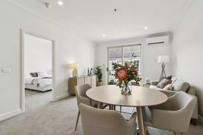 One-bedroom apartment with a large double balcony