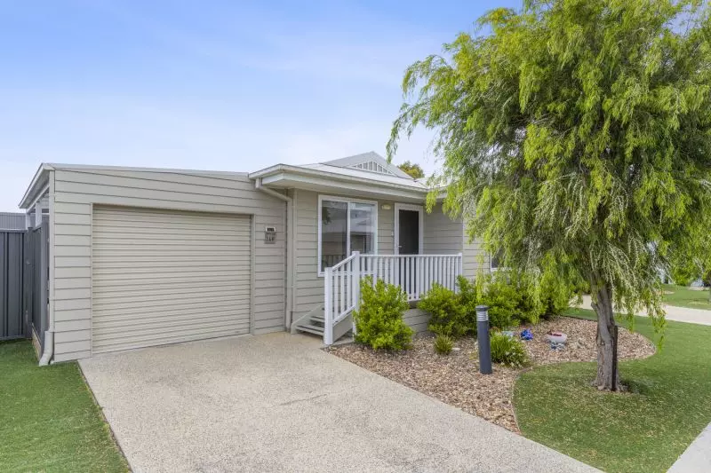 Spacious Modern Home with Entertainer’s Deck
