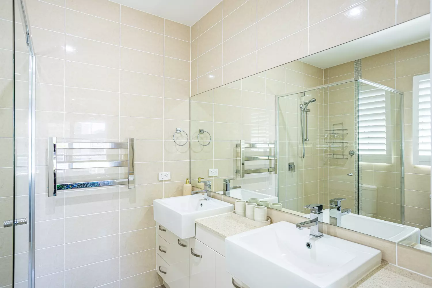 Palm Lake Resort Fern Bay -Special touches in ideal location