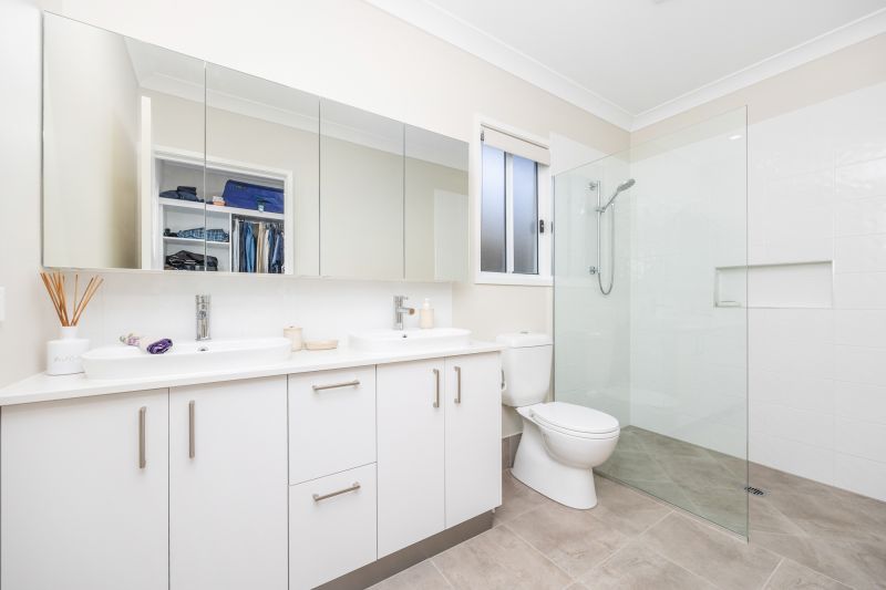 Bespoke Modern Home – Move-In Now - Ready for Effortless Living!