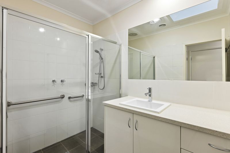 Beautiful two-bed villa with large backyard