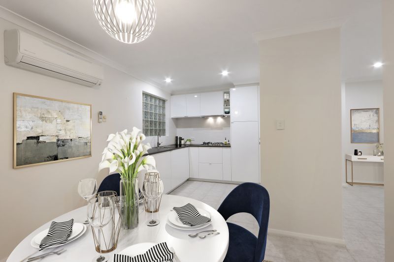 Street Front Home In Quiet Cul - De - Sac